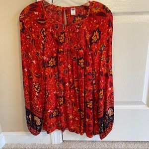 Flowy floral top perfect for fall